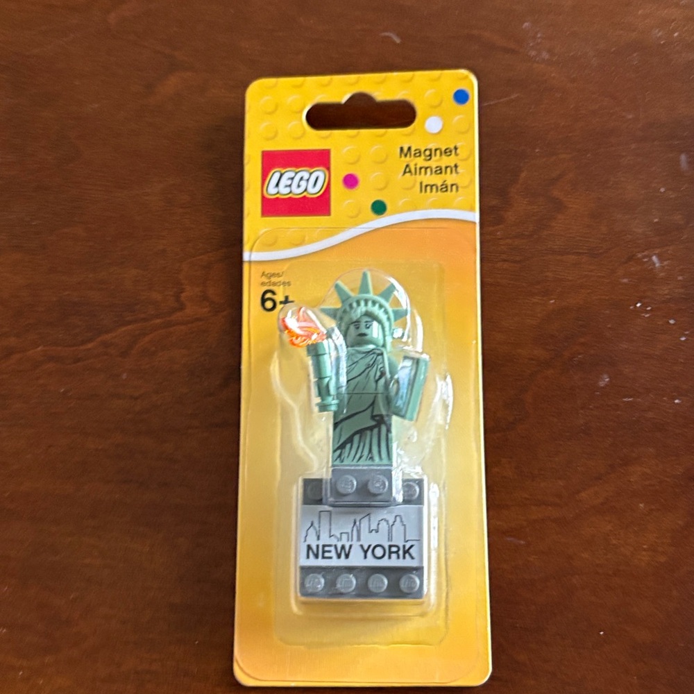 LEGO Statue of Liberty New York Minifigure Magnet Souvenir NY, 853600 2016